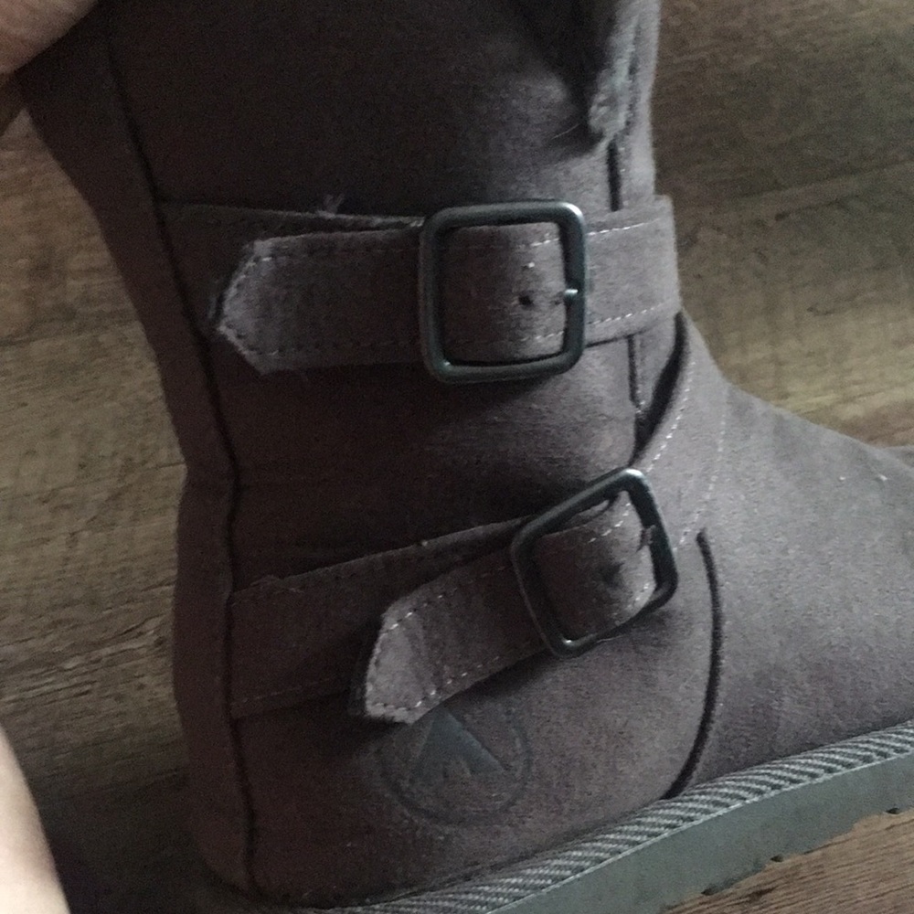Boots - Picture 2 of 3